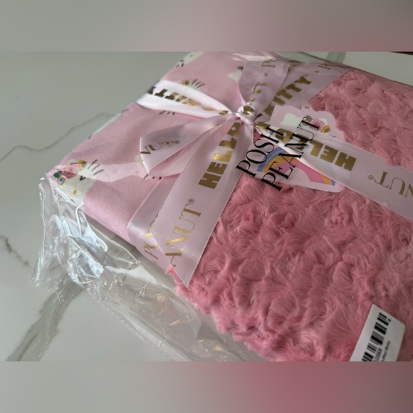 Posh Peanut Hello Kitty Minky Ruffled Luxette Patoo Blanket Pastel Pink NIB - Picture 6 of 9
